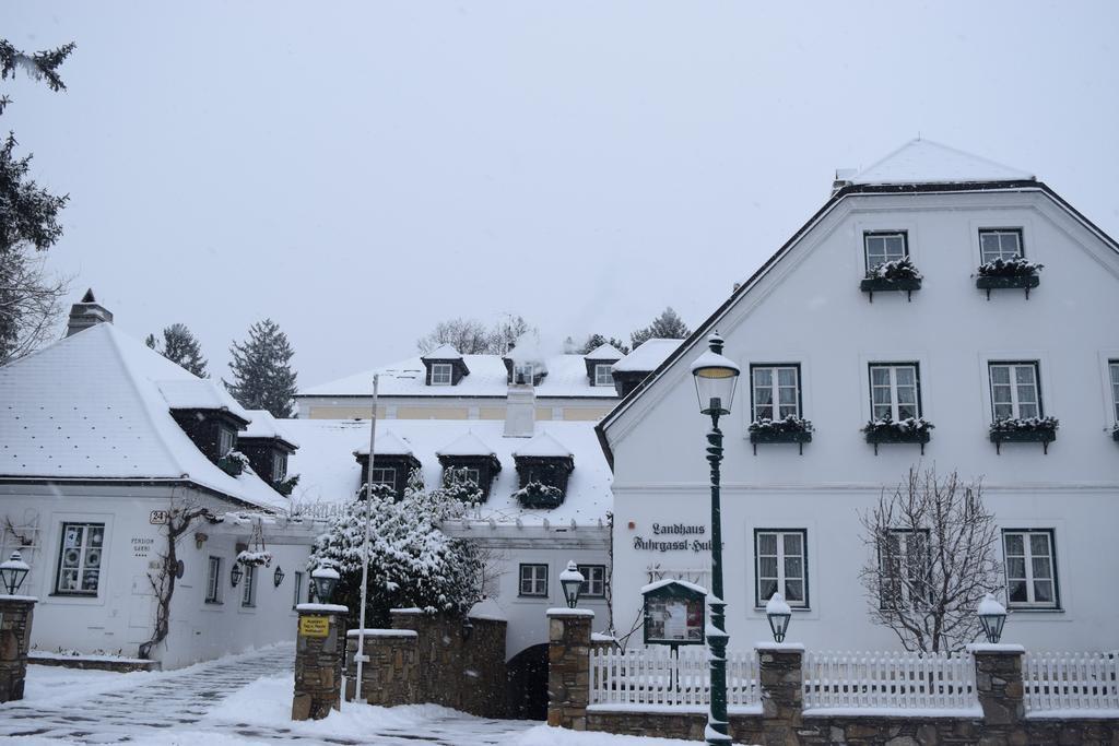 Hotel Landhaus Fuhrgassl-Huber Vienna Exterior photo